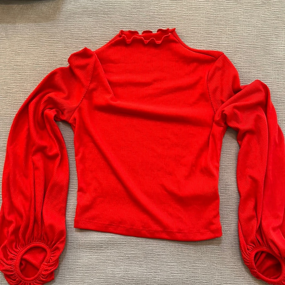 Ribbed balloon sleeve red top NWOT